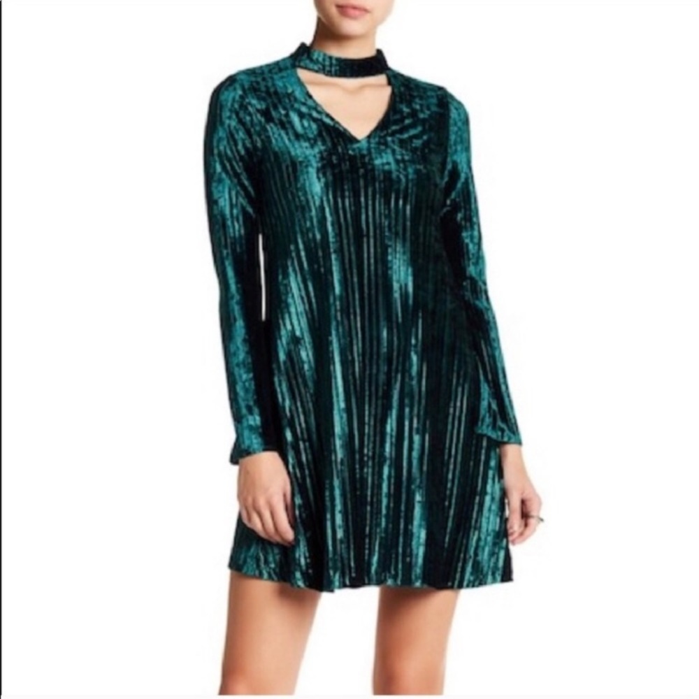 NEW WITHOUT TAGS ✨ NICOLE MILLER long sleeve ribbed green velvet dress 14